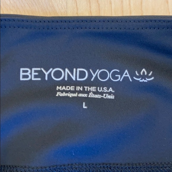 Beyond Yoga Perfect Angels Capri Leggings - Picture 7 of 7